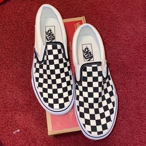 Checkered Women’s Slip On Vans!